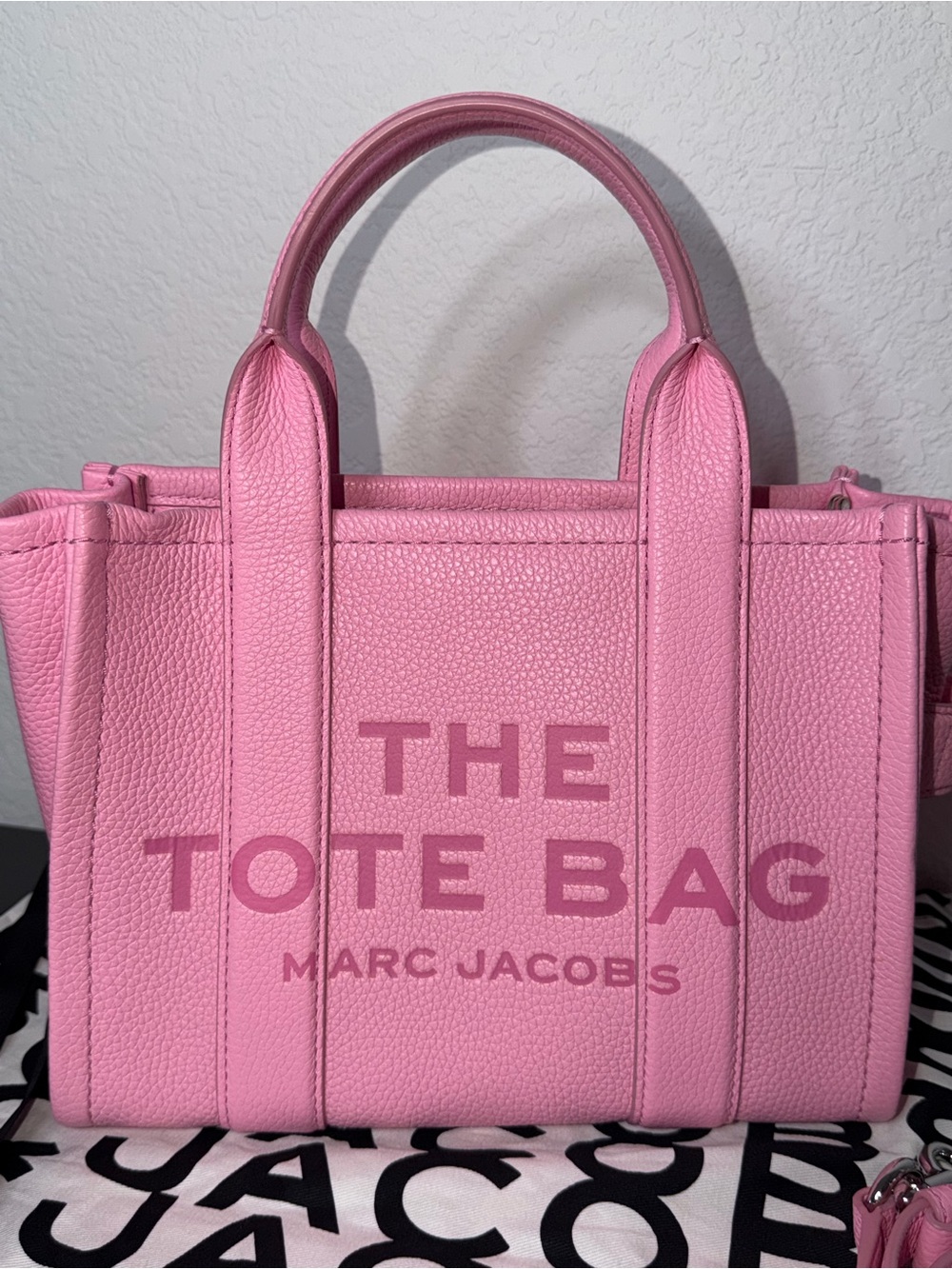 Marc Jacobs Fluro Pink The Tote Bag Small Leather - Picture 2 of 10